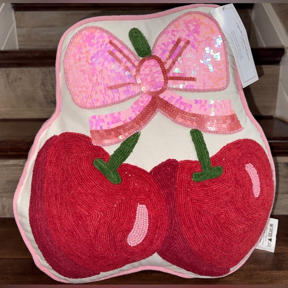 Super Cute Cupcakes and Cashmere Pink Bow Cherry Accents Pillow - NEW - Picture 3 of 16